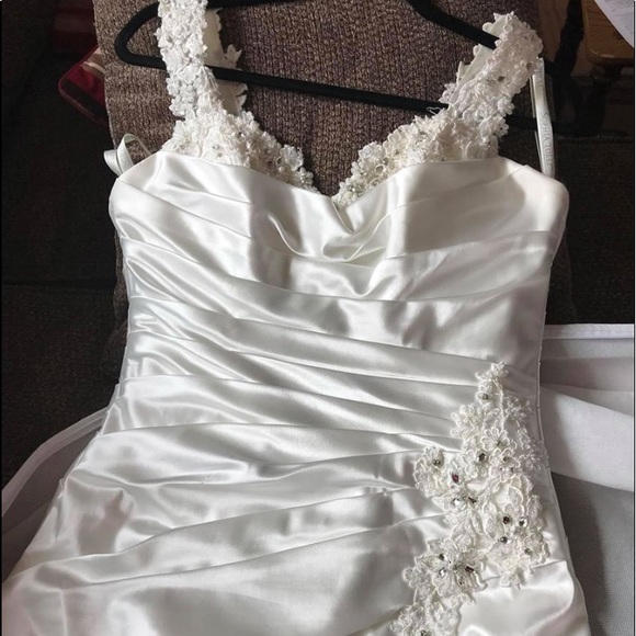 Sophia Tolli Wedding Dress - Picture 5 of 8